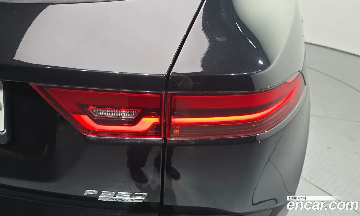 Jaguar E-Pace 2018 2.0 автомат (гидро), фото 9