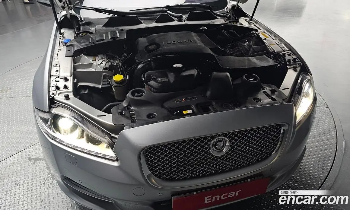 Jaguar XJ 2012 3.0 автомат (гидро), фото 6