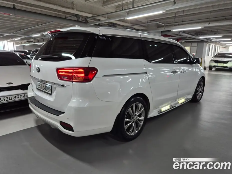 Kia Carnival 2019 2.2 автомат (гидро), фото 3