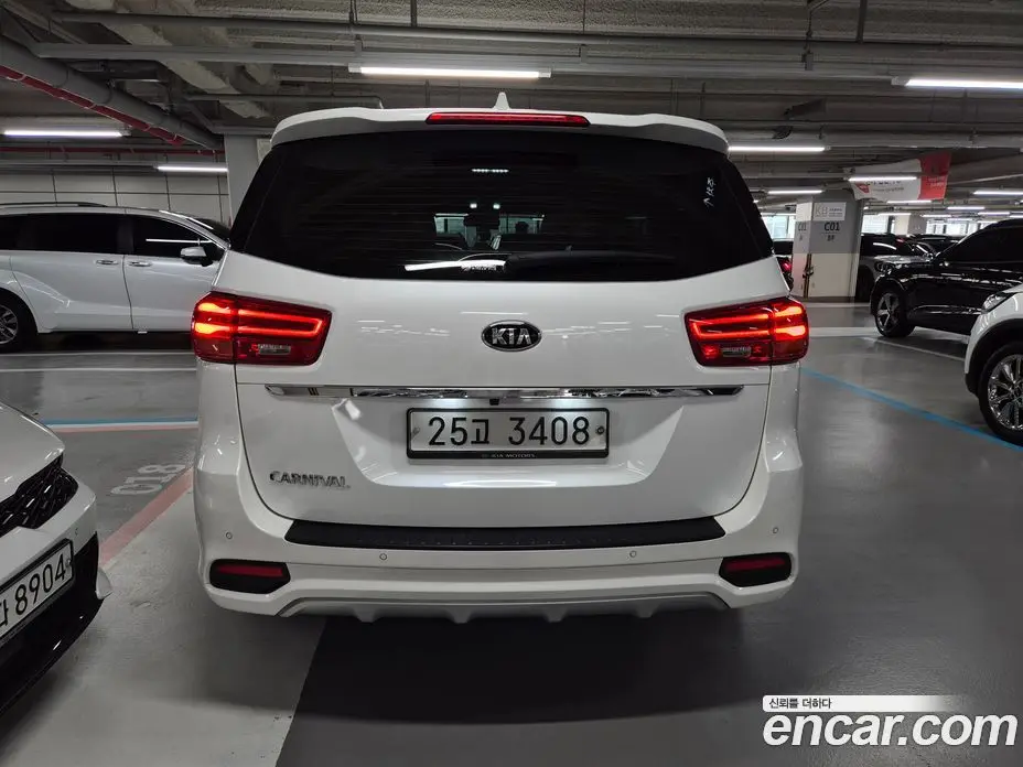 Kia Carnival 2019 2.2 автомат (гидро), фото 4