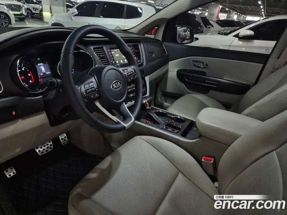 Kia Carnival 2019 2.2 автомат (гидро), фото 7