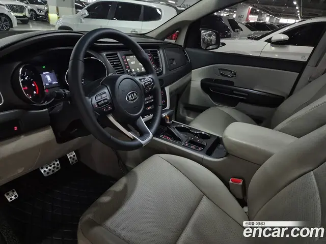 Kia Carnival 2019 2.2 автомат (гидро), миниатюра 7