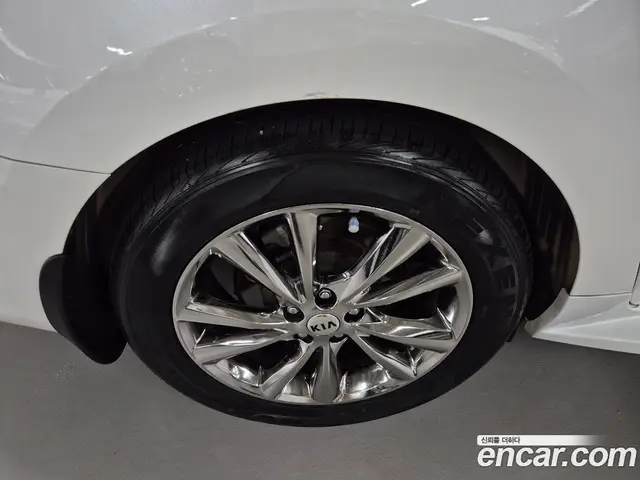 Kia Carnival 2019 2.2 автомат (гидро), миниатюра 9