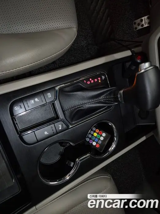 Kia Carnival 2019 2.2 автомат (гидро), миниатюра 10