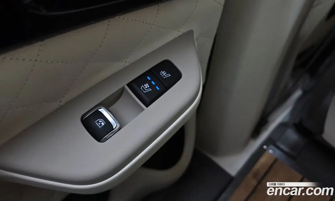 Kia Carnival 2024 1.6 автомат (гидро), фото 30