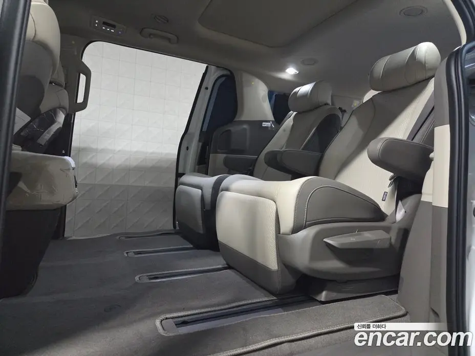 Kia Carnival 2025 1.6 автомат (гидро), фото 8