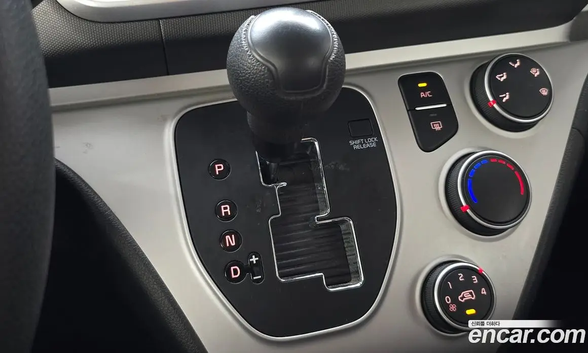 Kia Ray 2022 1.0 автомат (гидро), фото 12