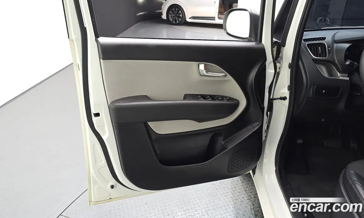 Kia Ray 2022 1.0 автомат (гидро), фото 14