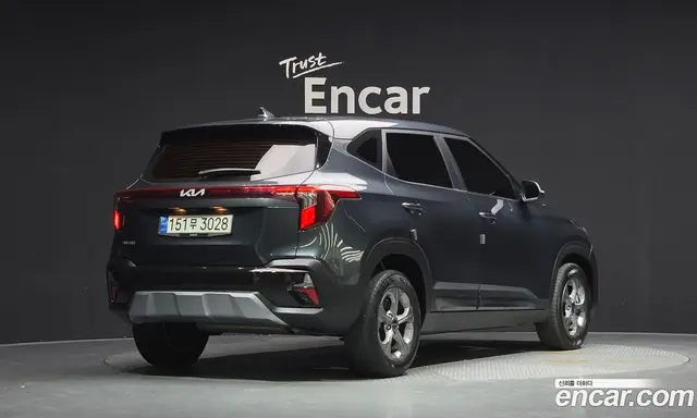 Kia Seltos 2023 1.6 автомат (гидро), миниатюра 2