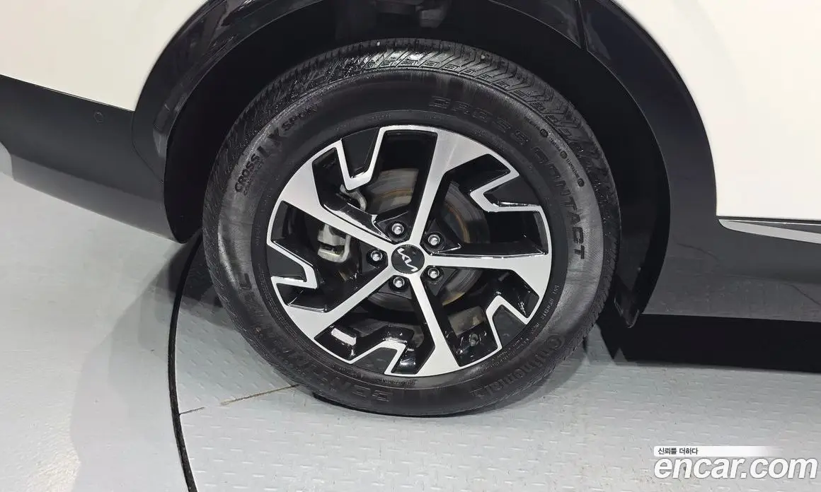 Kia Sportage 2023 1.6 автомат (гидро), фото 4