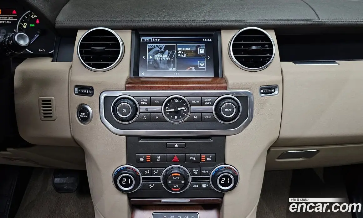 Land Rover Discovery 2016 3.0 автомат (гидро), фото 14