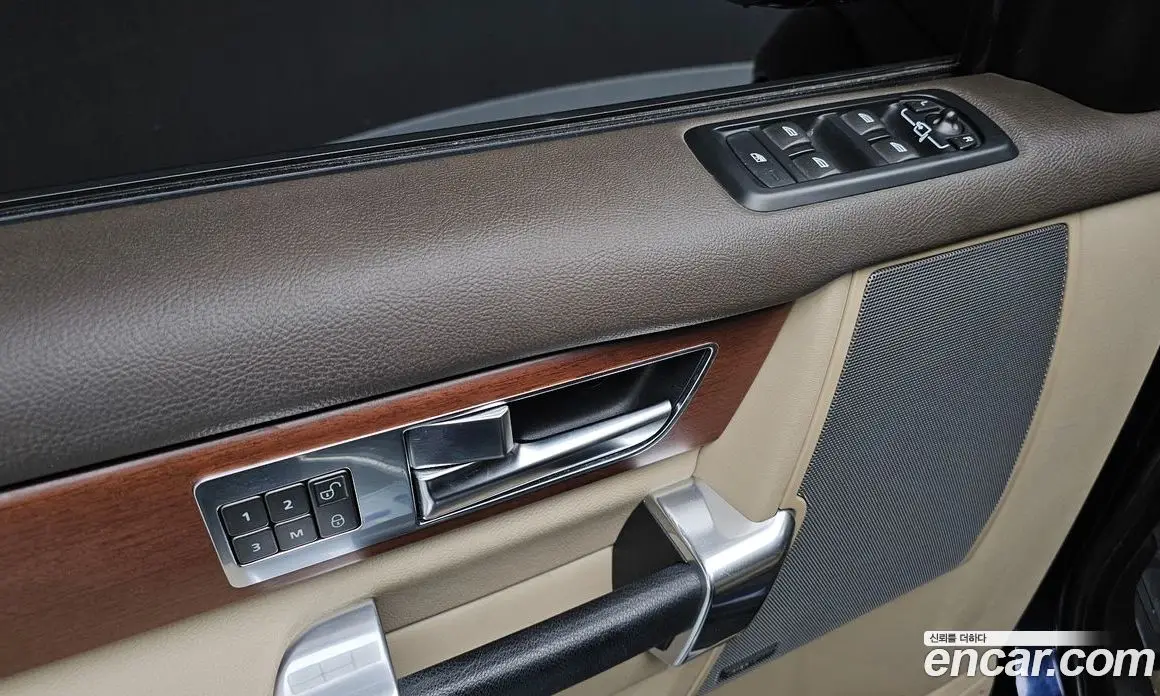 Land Rover Discovery 2016 3.0 автомат (гидро), фото 17