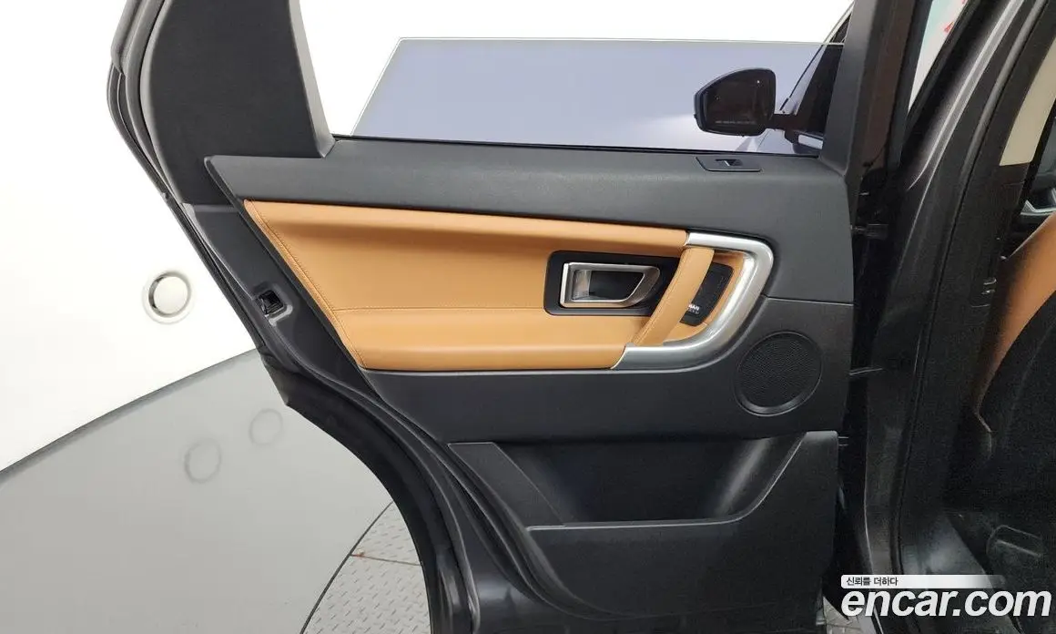 Land Rover Discovery Sport 2019 2.0 автомат (гидро), фото 15