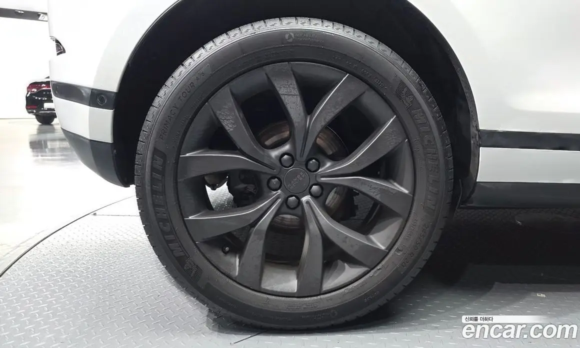 Land Rover Range Rover Evoque 2019 2.0 автомат (гидро), фото 5