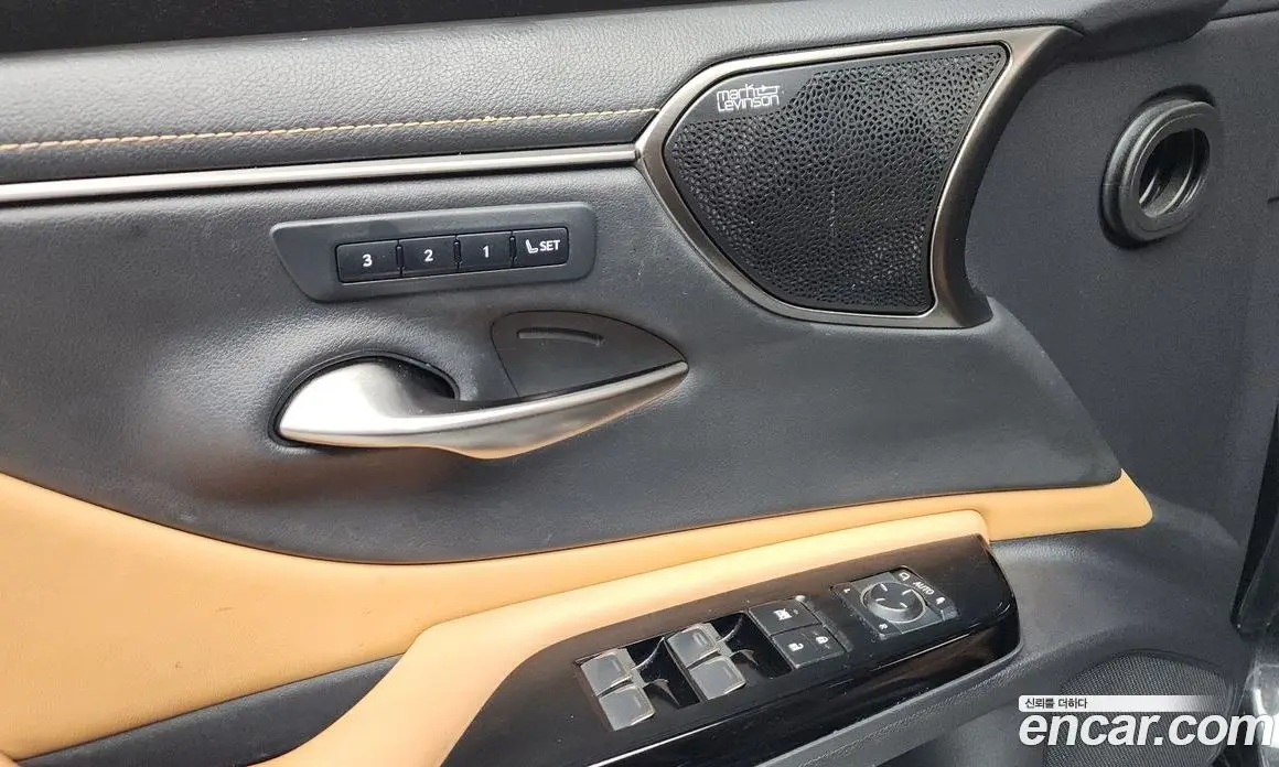 Lexus ES 2021 2.5 автомат (гидро), фото 16