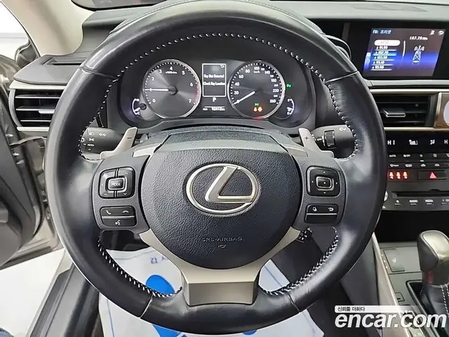 Lexus IS 2018 2.0 автомат (гидро), миниатюра 9