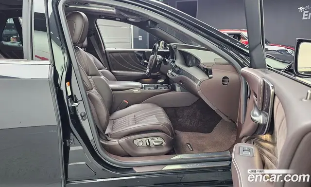 Lexus LS 2019 3.4 автомат (гидро), миниатюра 11