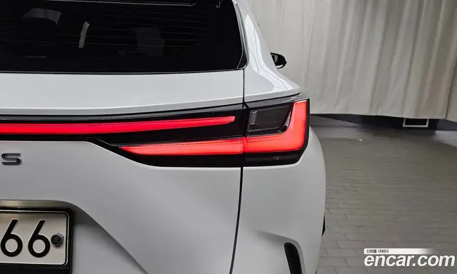 Lexus NX 2022 2.5 автомат (гидро), миниатюра 8