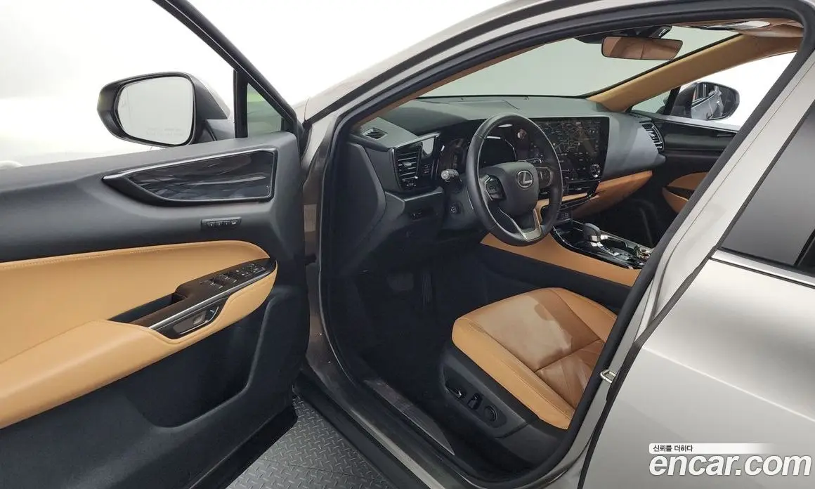 Lexus NX 2024 2.5 автомат (гидро), фото 10