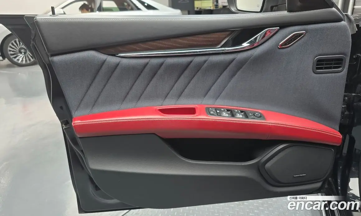 Maserati Quattroporte 2019 3.0 автомат (гидро), фото 14