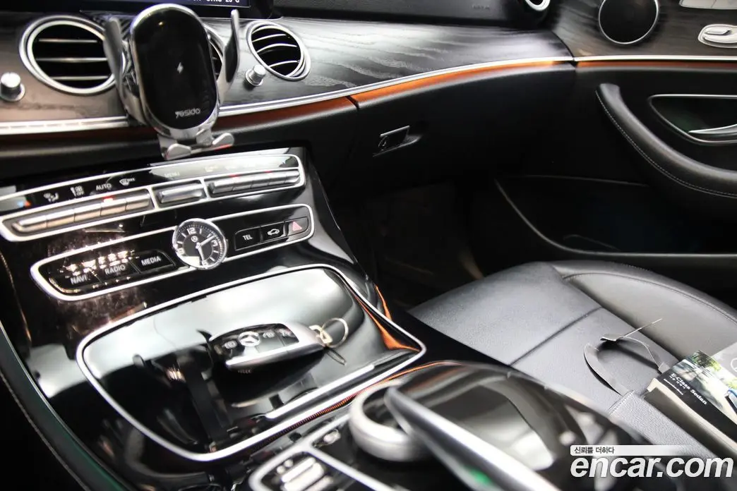 Mercedes-Benz E-Class 2018 2.0 автомат (гидро), фото 16