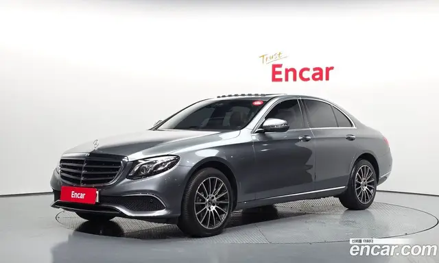 Mercedes-Benz E-Class 2019 1.9 автомат (гидро), миниатюра 1