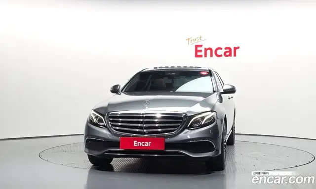 Mercedes-Benz E-Class 2019 1.9 автомат (гидро), миниатюра 3