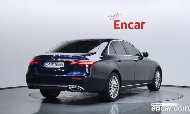 Mercedes-Benz E-Class 2021 2.0 автомат (гидро), миниатюра 2