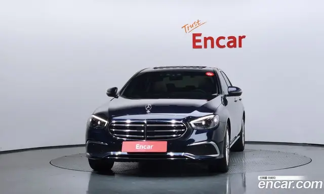 Mercedes-Benz E-Class 2021 2.0 автомат (гидро), миниатюра 3