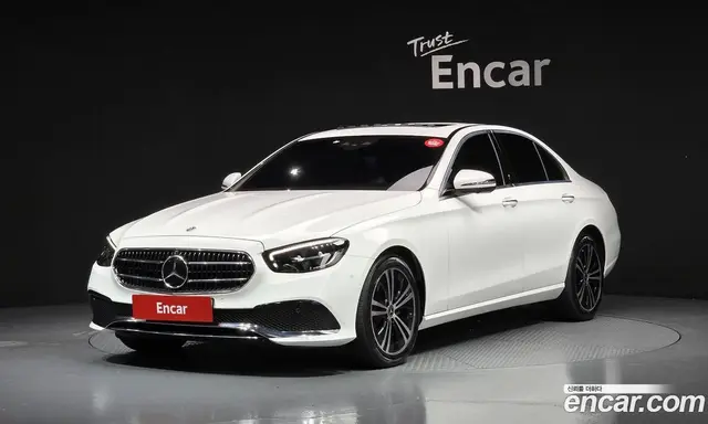 Mercedes-Benz E-Class 2022 2.0 автомат (гидро), миниатюра 1