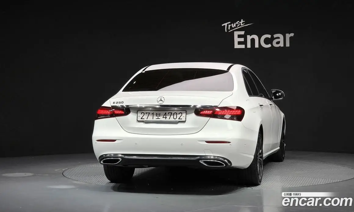 Mercedes-Benz E-Class 2022 2.0 автомат (гидро), фото 4