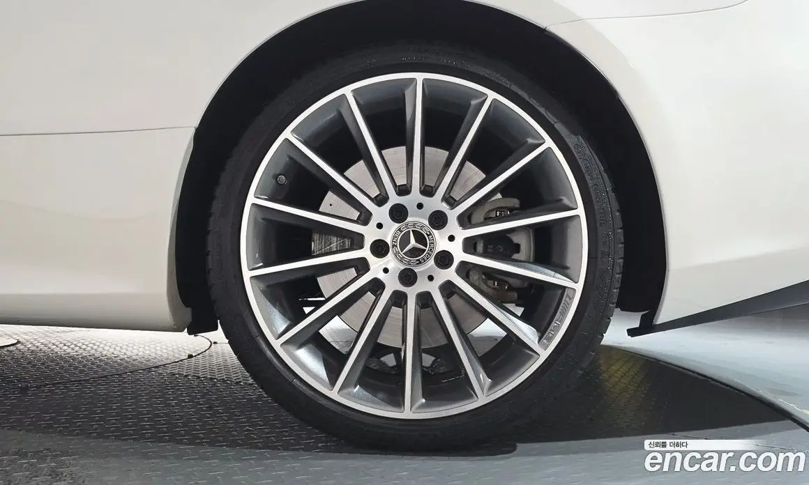 Mercedes-Benz E-Class 2023 3.0 автомат (гидро), фото 6