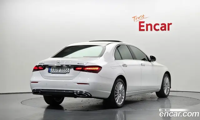 Mercedes-Benz E-Class 2023 1.9 автомат (гидро), миниатюра 2