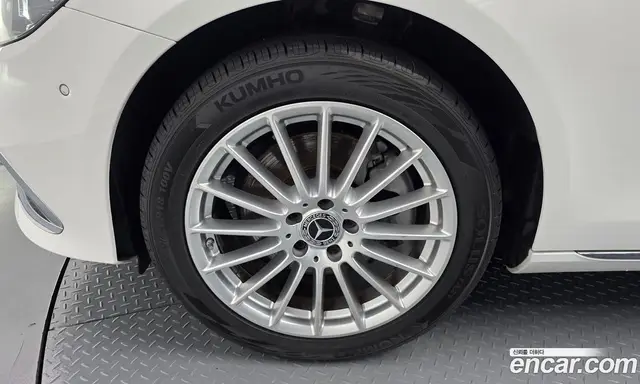 Mercedes-Benz E-Class 2023 1.9 автомат (гидро), миниатюра 5