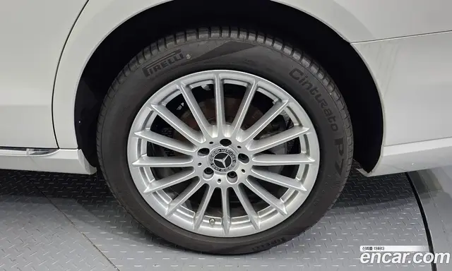 Mercedes-Benz E-Class 2023 1.9 автомат (гидро), миниатюра 7
