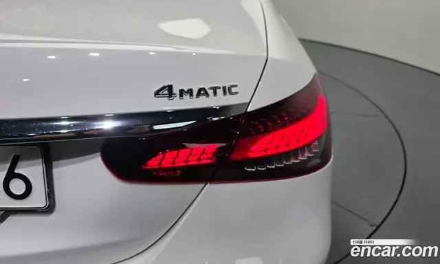 Mercedes-Benz E-Class 2023 1.9 автомат (гидро), миниатюра 9
