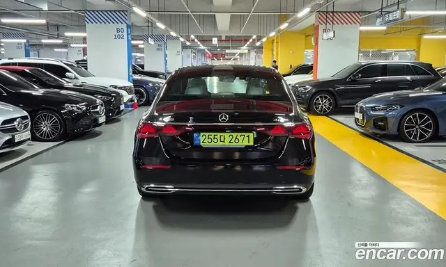 Mercedes-Benz E-Class 2025 3.0 автомат (гидро), миниатюра 3