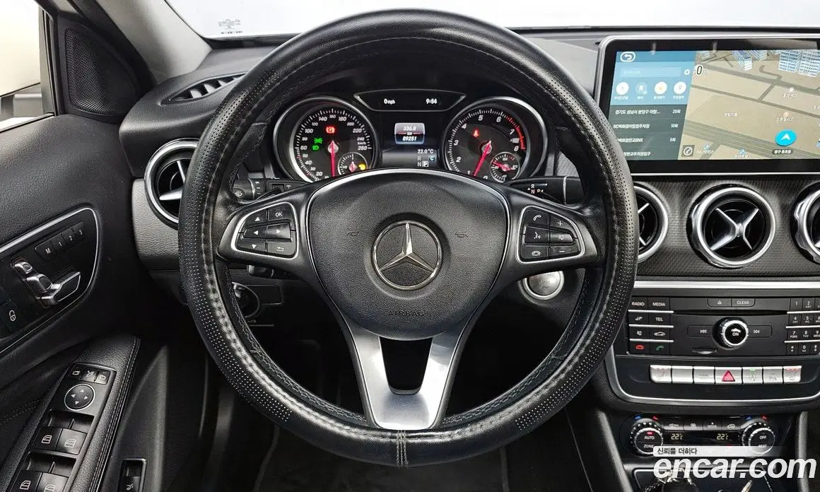 Mercedes-Benz GLA-Class 2018 2.0 автомат (гидро), фото 12