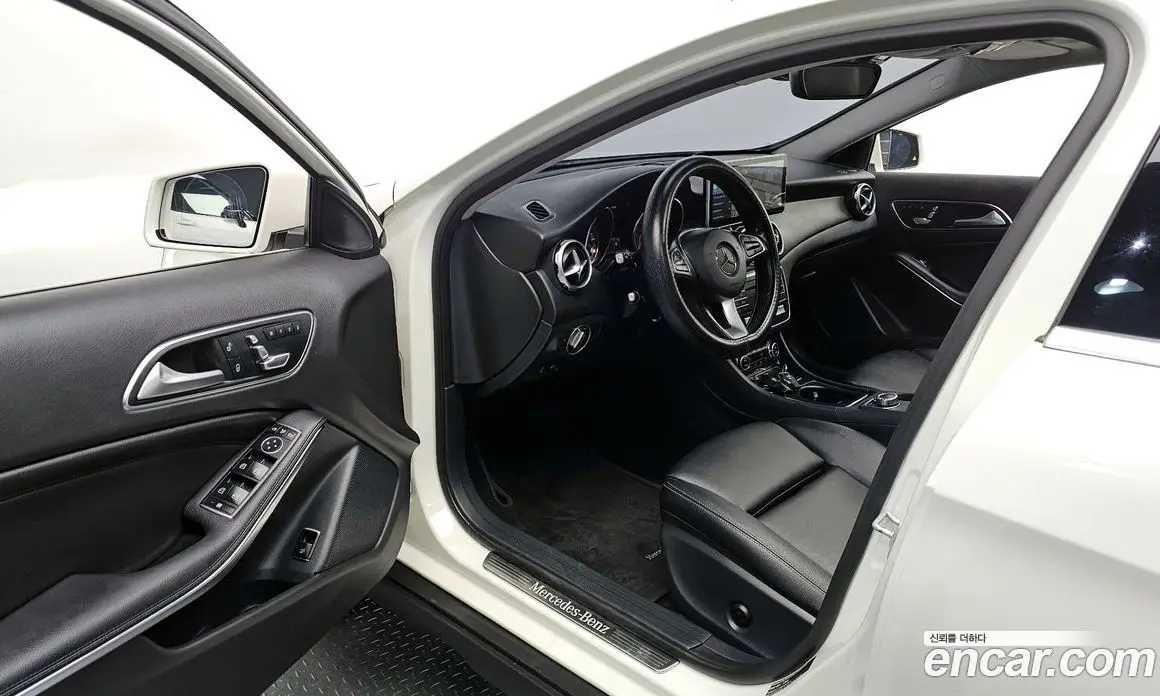 Mercedes-Benz GLA-Class 2018 2.0 автомат (гидро), фото 10