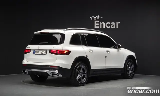 Mercedes-Benz GLB-Class 2022 2.0 автомат (гидро), миниатюра 1