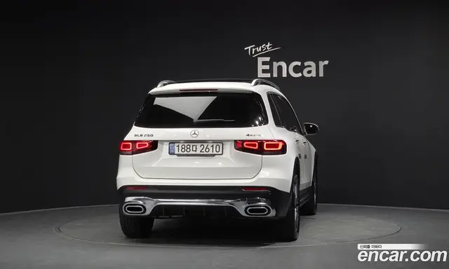 Mercedes-Benz GLB-Class 2022 2.0 автомат (гидро), миниатюра 3