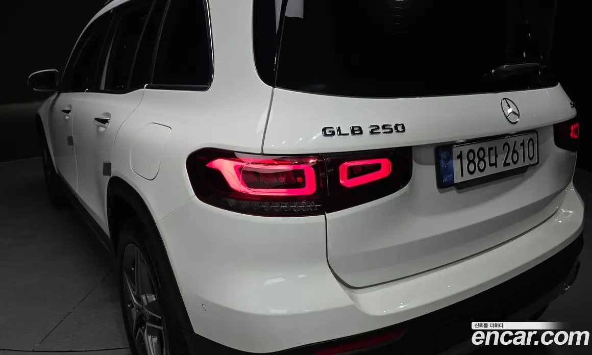 Mercedes-Benz GLB-Class 2022 2.0 автомат (гидро), фото 8