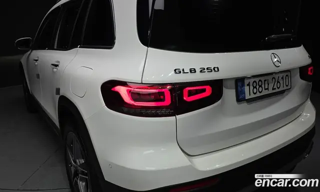Mercedes-Benz GLB-Class 2022 2.0 автомат (гидро), миниатюра 8