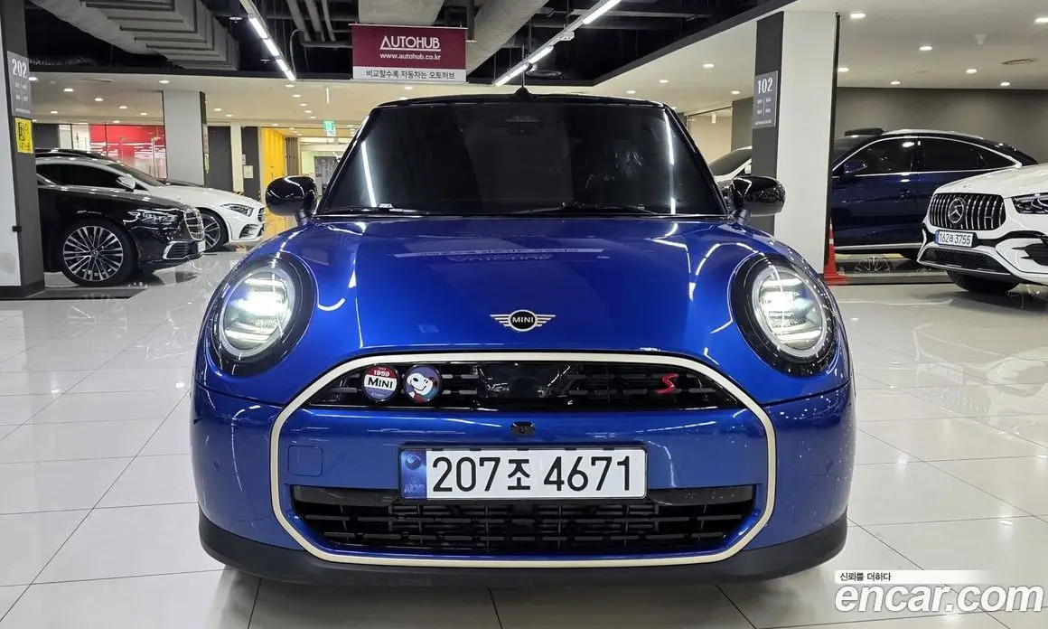Mini Cooper Convertible 2025 2.0 автомат (гидро), фото 2 Mini Cooper Convertible 2025 2.0 автомат (гидро), фото 2