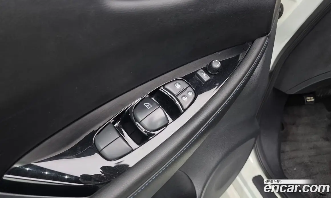Nissan Leaf 2019 0.1 автомат (гидро), фото 28