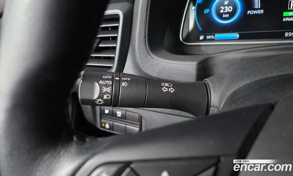 Nissan Leaf 2019 0.1 автомат (гидро), фото 29