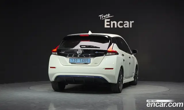 Nissan Leaf 2019 0.1 автомат (гидро), миниатюра 4