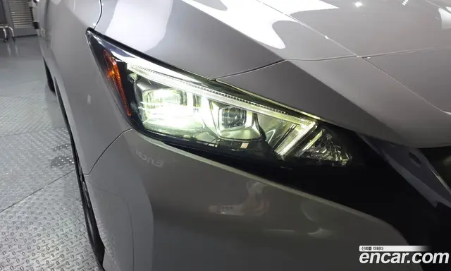 Nissan Leaf 2019 0.1 автомат (гидро), миниатюра 8