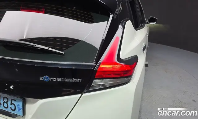 Nissan Leaf 2019 0.1 автомат (гидро), миниатюра 9