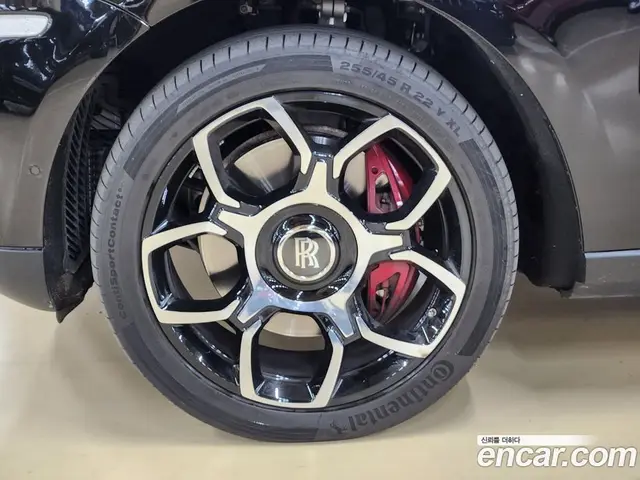 Rolls-Royce Cullinan 2023 6.7 автомат (гидро), миниатюра 5